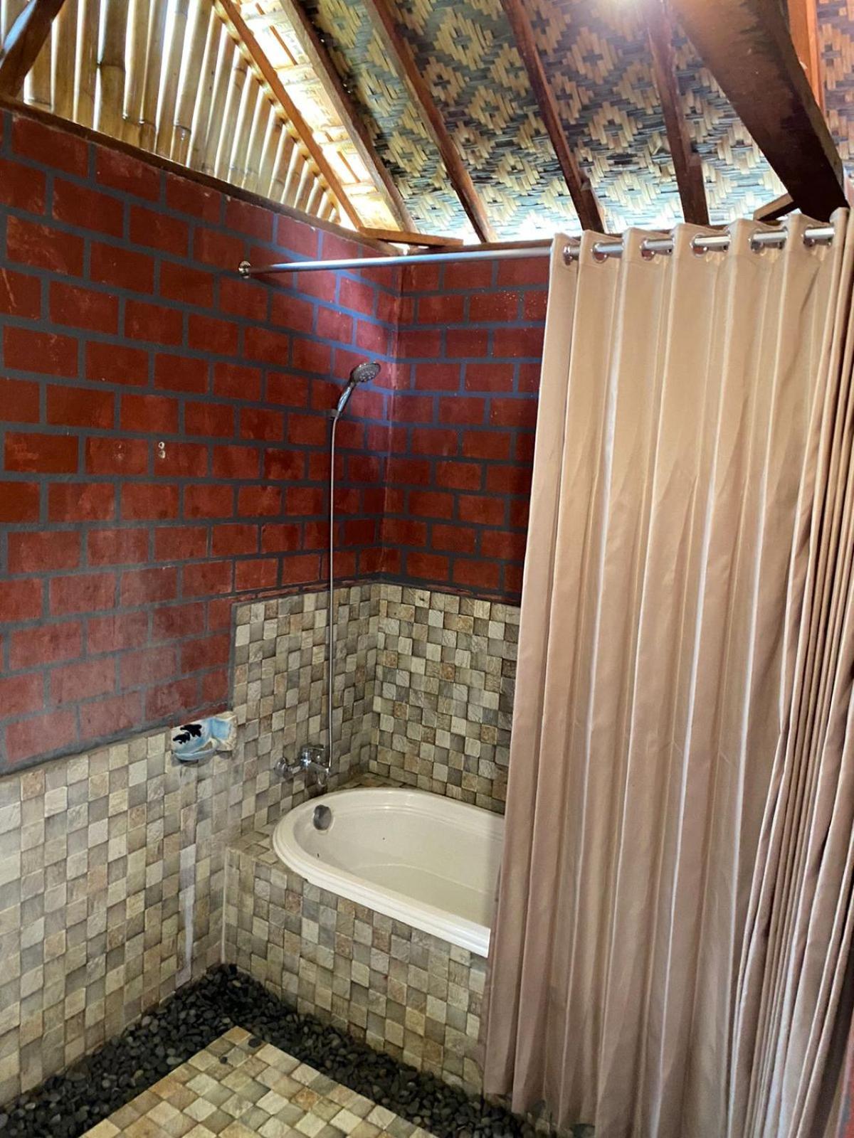 Villa Lumbung Ayu Sari & Spa كارانغاسِم المظهر الخارجي الصورة